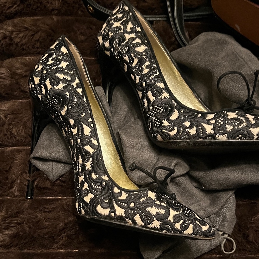✨ Tom Ford Black Lace Stiletto Pumps – Size 39 ✨ - Picture 6 of 7